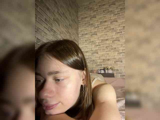 18YoungPussy18 webcam