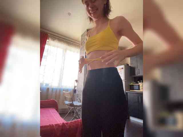 18YoungPussy18 webcam