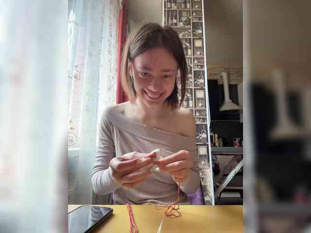 18YoungPussy18 Sex Cam Show