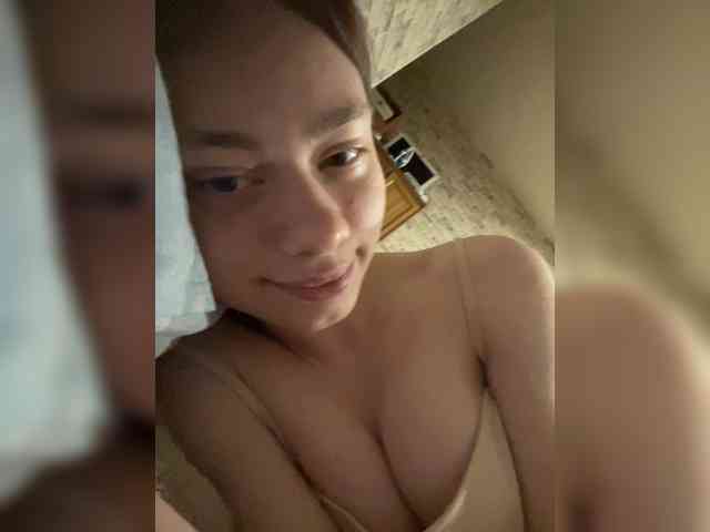 18YoungPussy18 webcam