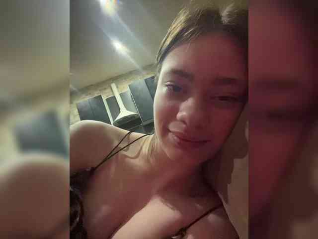 18YoungPussy18 webcam