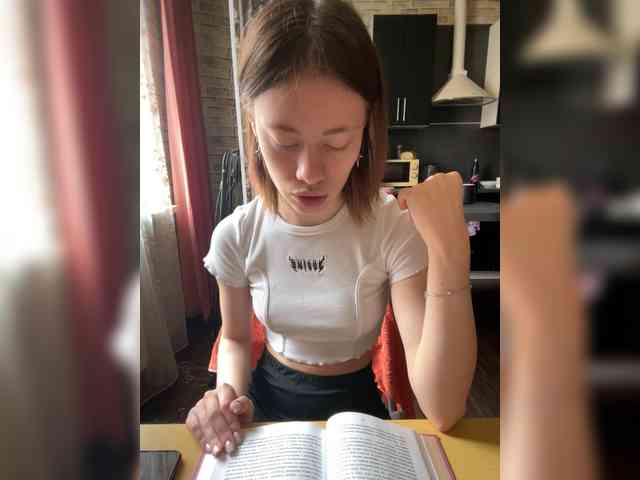 18YoungPussy18 webcam