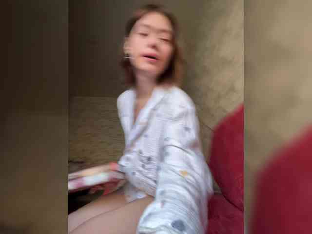 18YoungPussy18 webcam