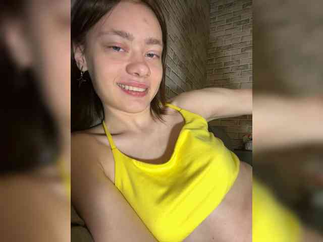 18YoungPussy18 webcam