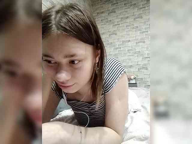 18YoungPussy18 webcam