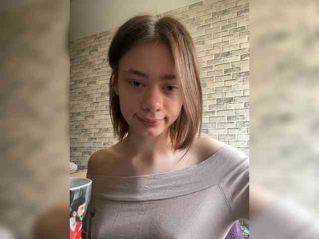 18YoungPussy18 Sex Cam Show