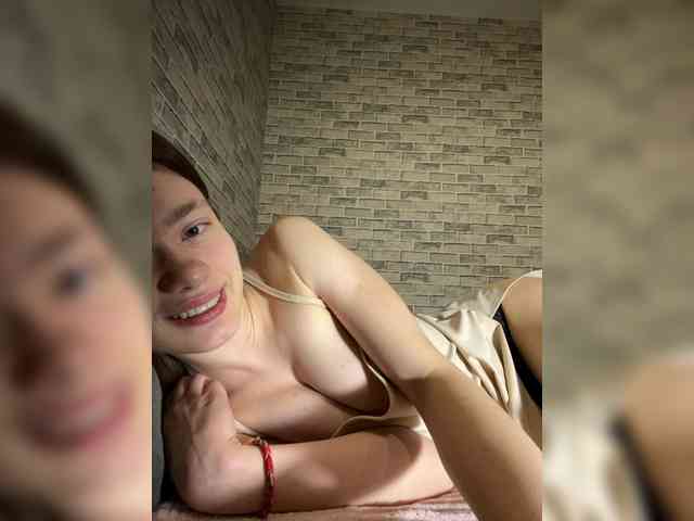 18YoungPussy18 webcam