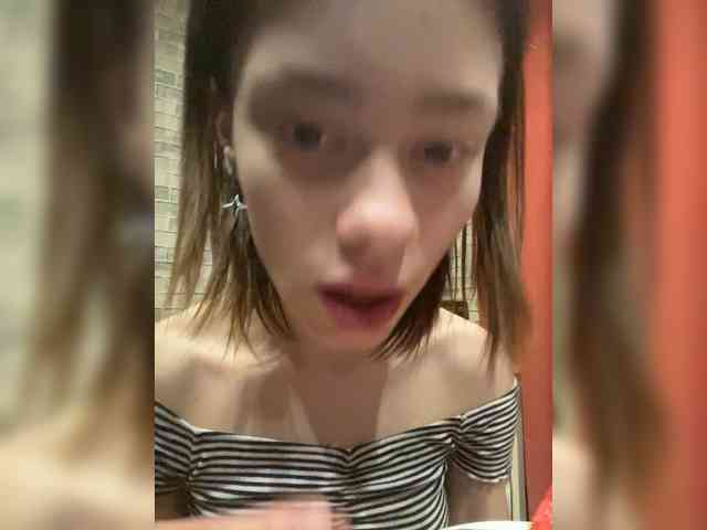 18YoungPussy18 webcam