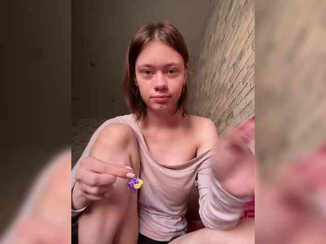 18YoungPussy18 webcam