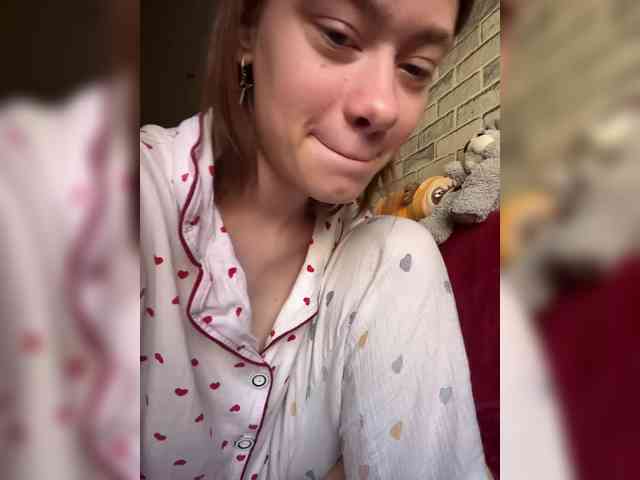 18YoungPussy18 webcam
