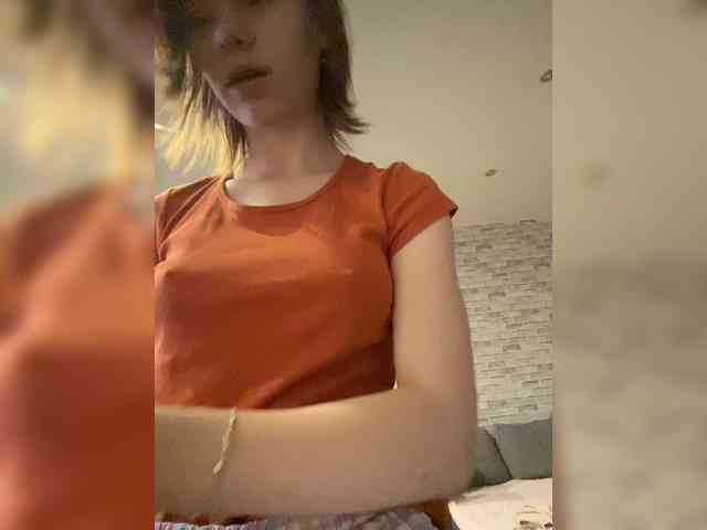 18YoungPussy18 webcam