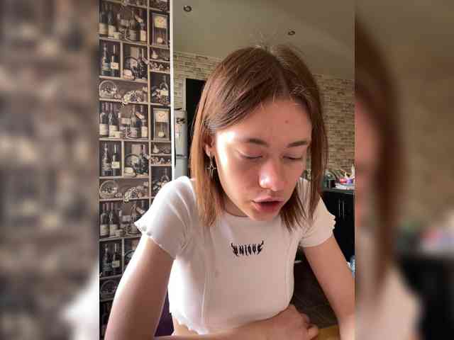 18YoungPussy18 webcam