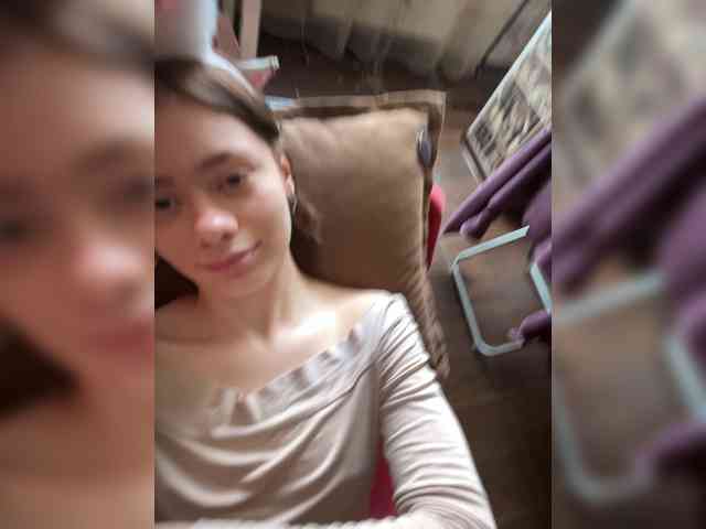 18YoungPussy18 webcam