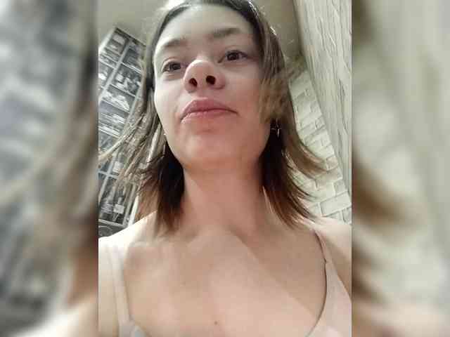 18YoungPussy18 webcam
