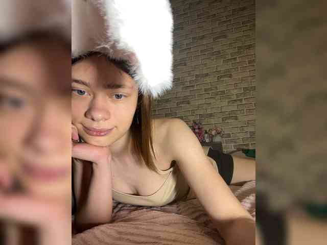 18YoungPussy18 webcam