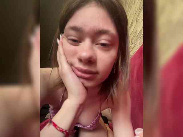 18YoungPussy18 Sex Cam Show