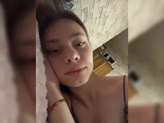 18YoungPussy18 webcam