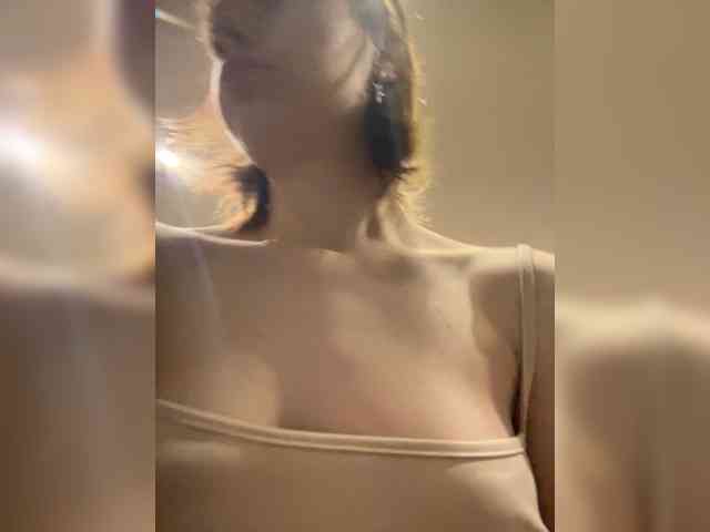 18YoungPussy18 webcam