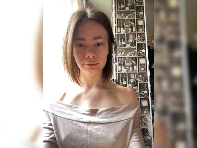 18YoungPussy18 Sex Cam Show
