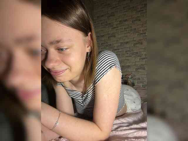 18YoungPussy18 webcam
