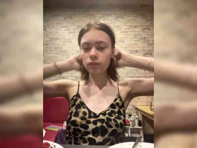 18YoungPussy18 Sex Cam Show