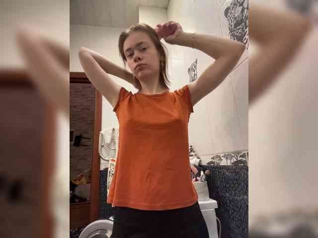 18YoungPussy18 webcam