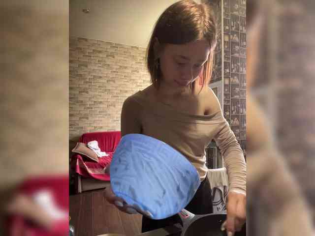 18YoungPussy18 Sex Cam Show