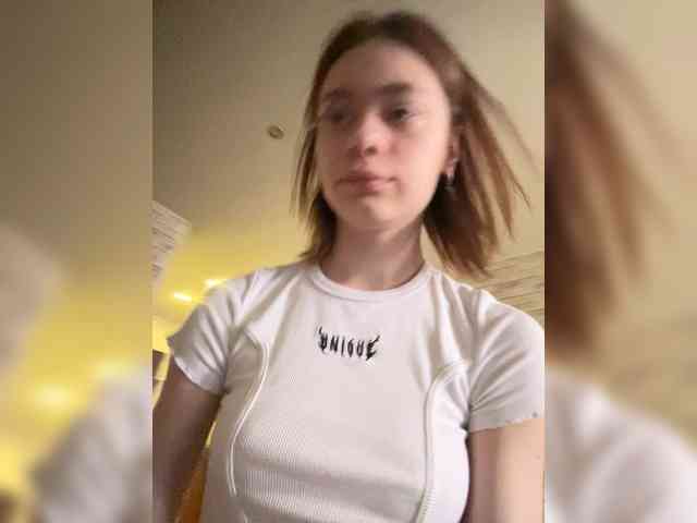 18YoungPussy18 webcam