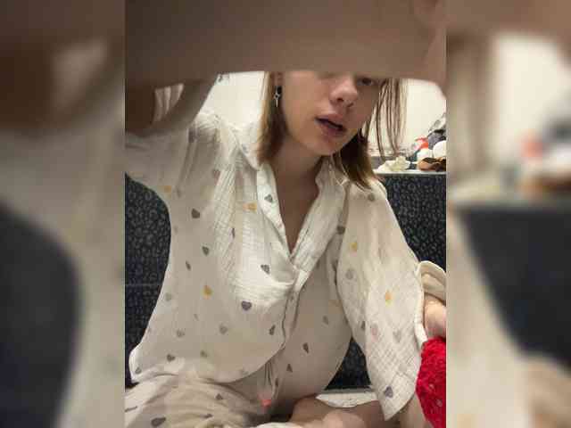 18YoungPussy18 webcam