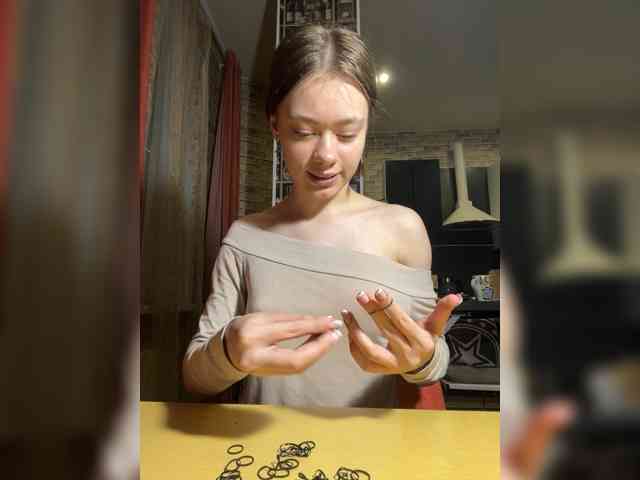 Модель: 18YoungPussy18