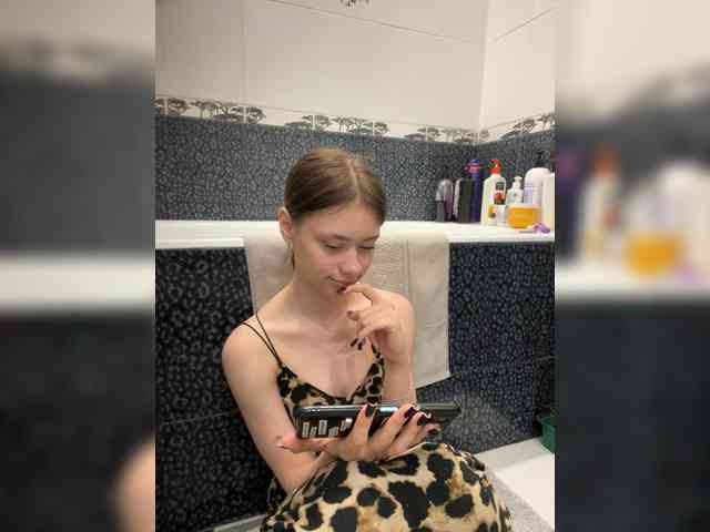 Модель: 18YoungPussy18