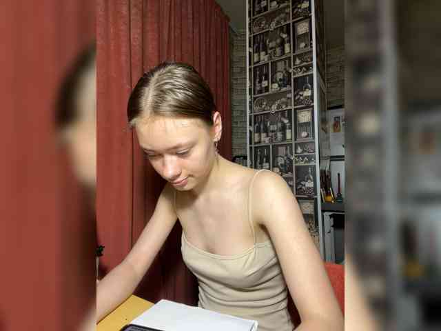 18YoungPussy18 webcam