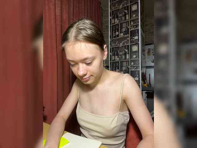 18YoungPussy18 webcam