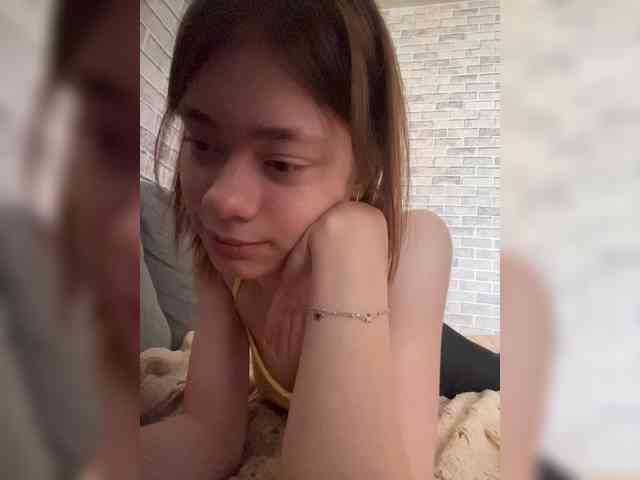 18YoungPussy18 webcam