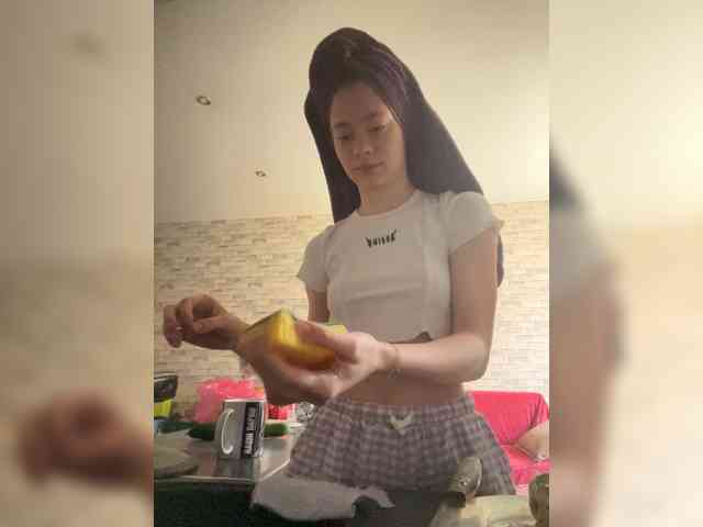 18YoungPussy18 webcam