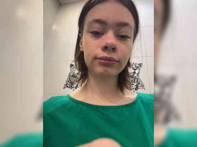 18YoungPussy18 webcam