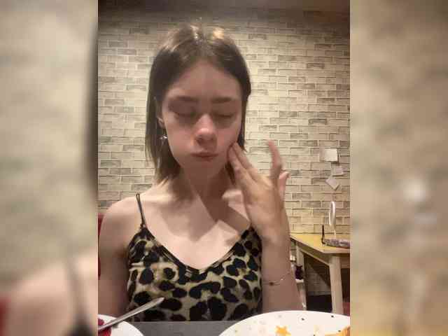 18YoungPussy18 Sex Cam Show