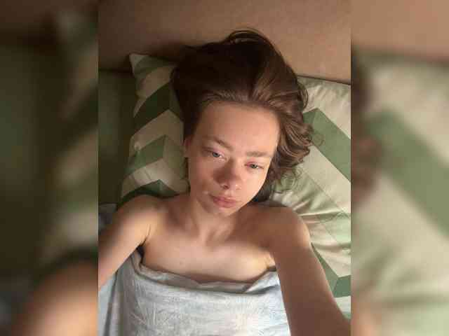 18YoungPussy18 webcam