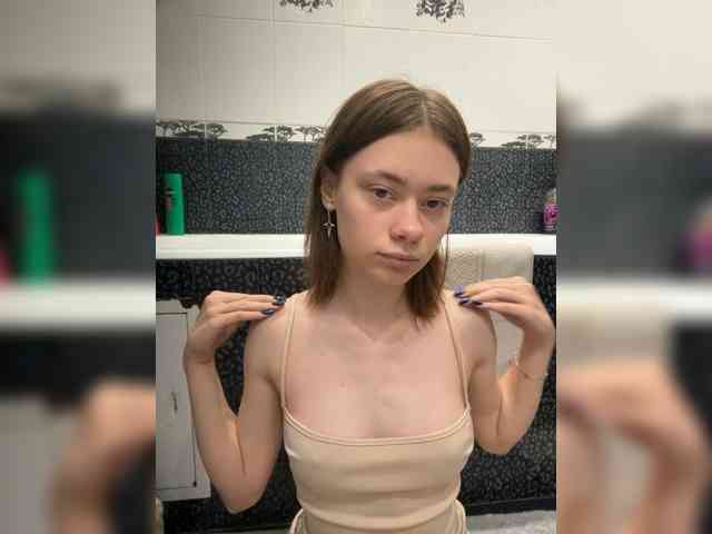 18YoungPussy18 webcam