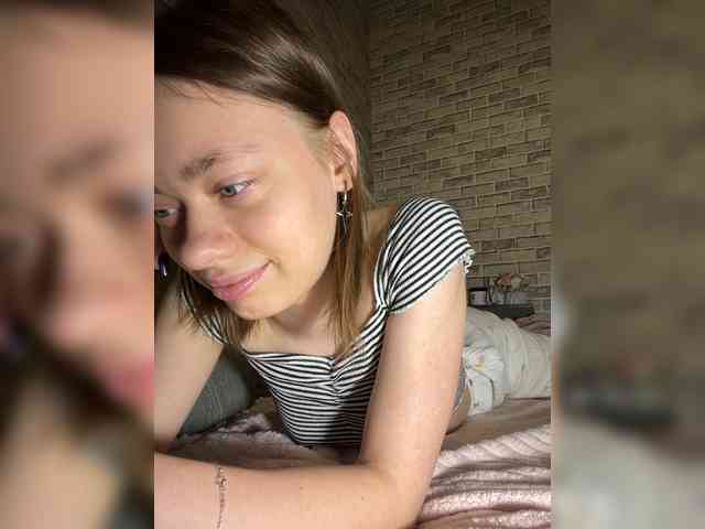 18YoungPussy18 webcam