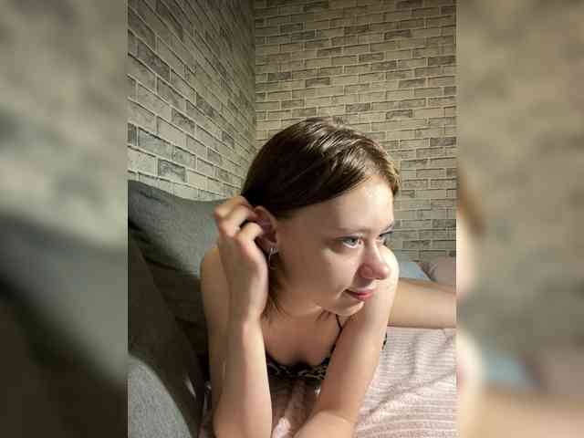 18YoungPussy18 webcam