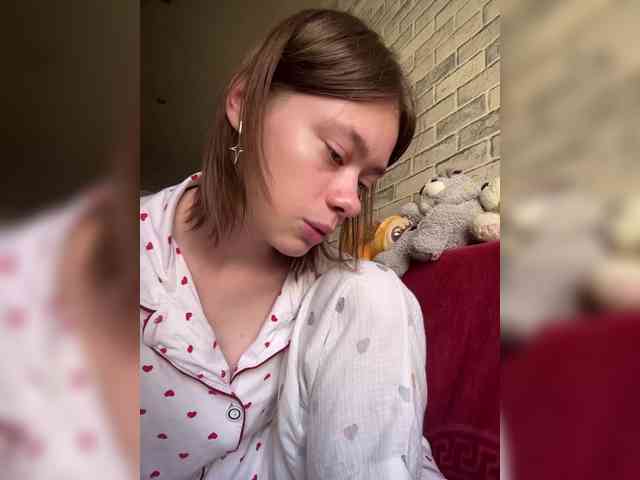 18YoungPussy18 webcam