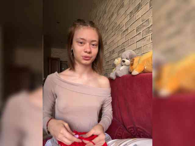 18YoungPussy18 webcam
