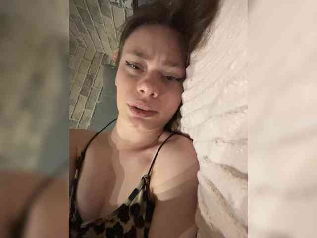 18YoungPussy18 webcam