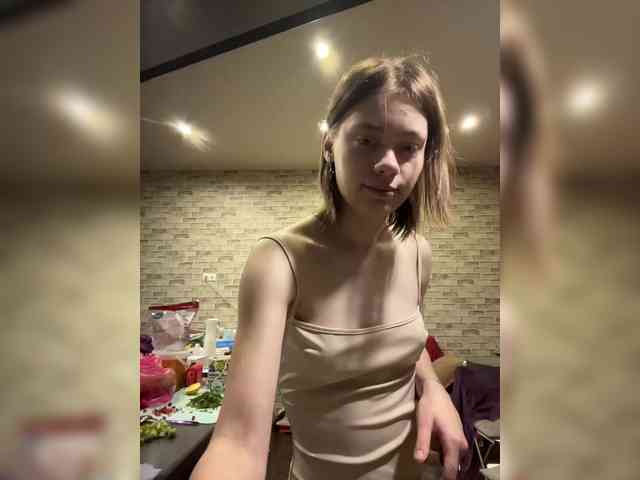 18YoungPussy18 webcam