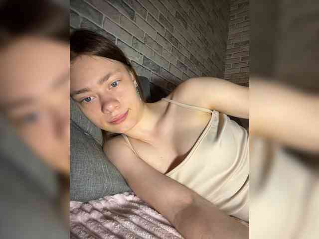 18YoungPussy18 webcam