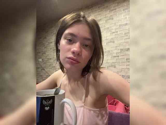 18YoungPussy18 webcam