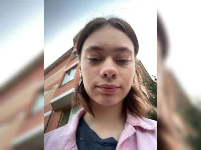 18YoungPussy18 webcam