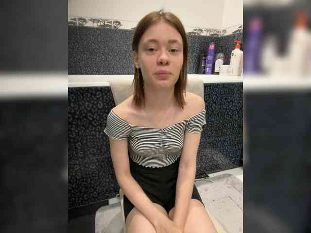18YoungPussy18 webcam