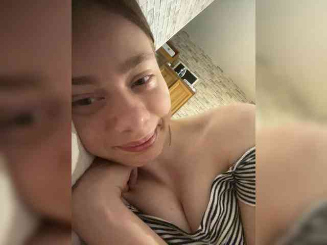 18YoungPussy18 webcam